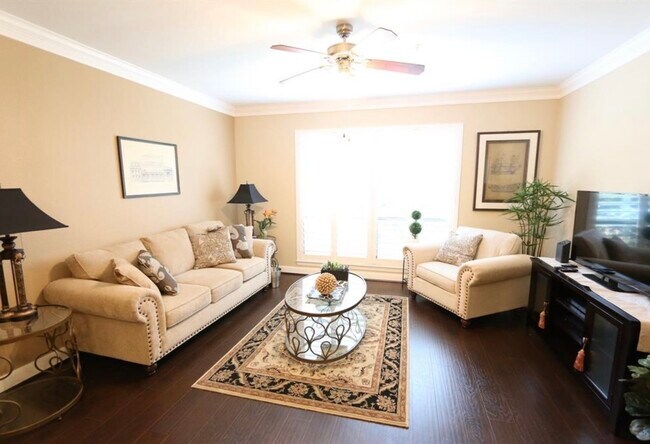 2299 Lone Star Dr Unit 107