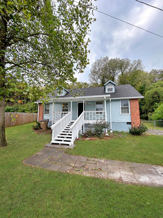 Building Photo - 208 Glenrose Ct