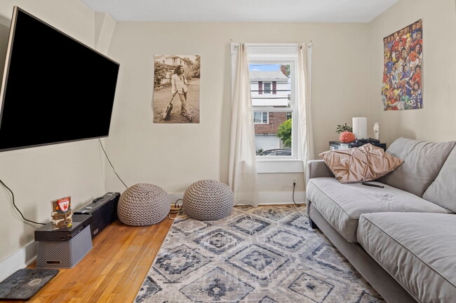 Building Photo - 305 Cornell St Unit #2 Rental