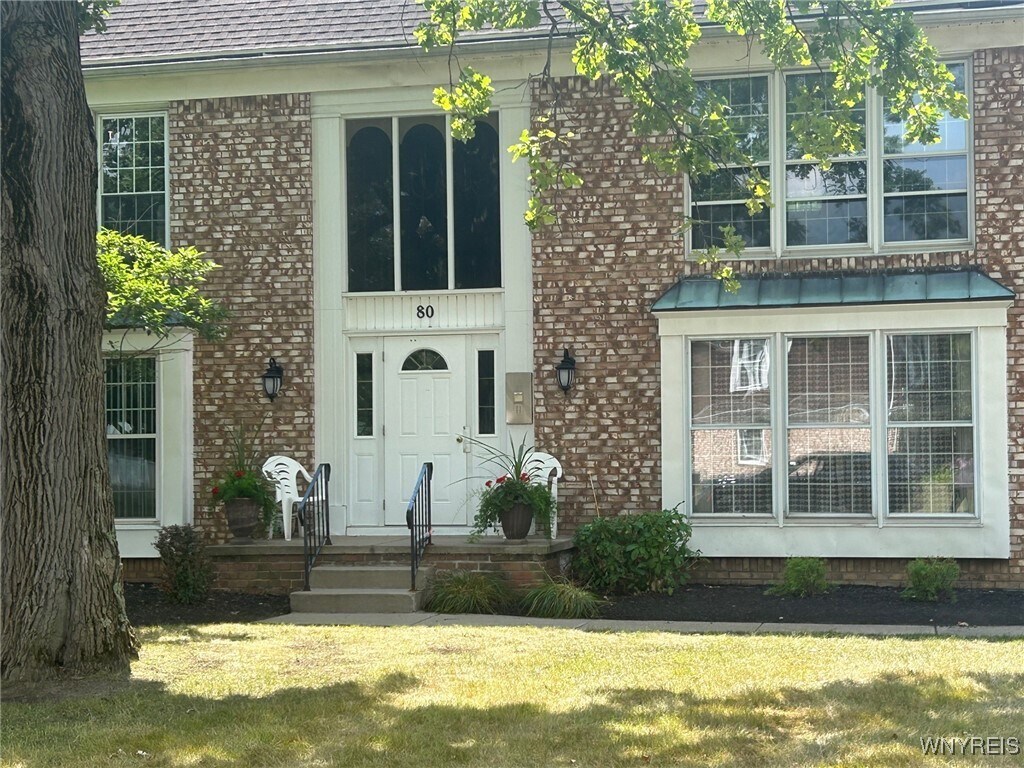Photo - 80 Carriage Dr
