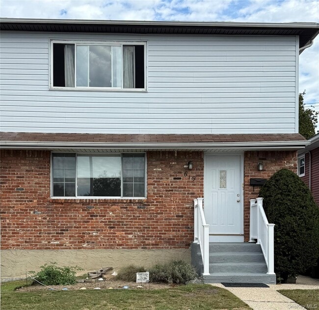 Building Photo - 619 E Park Ave Unit Main