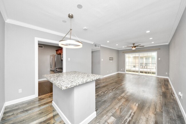 Photo - 2224 S Piney Point Rd Unit 227