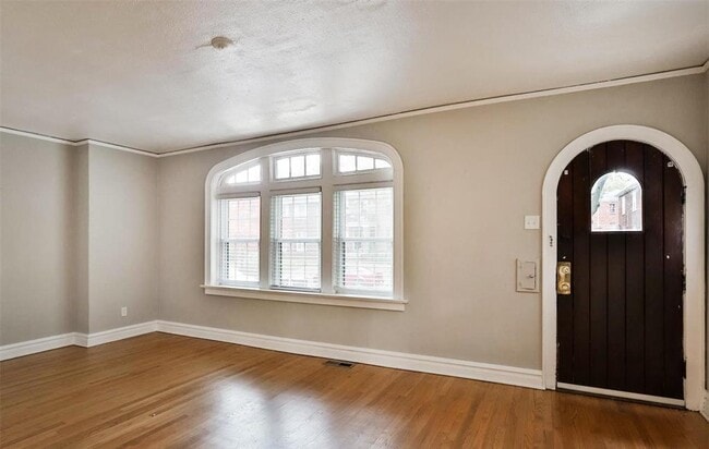 Photo - 7125 Dartmouth Ave