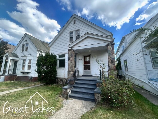 Building Photo - 2716 Belmont St Unit A Rental