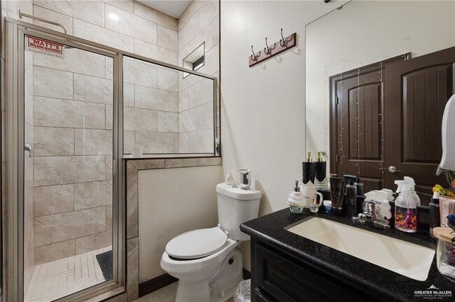 Photo - 12 Carlos Dr