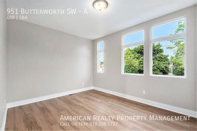 Photo - 951 Butterworth St SW Unit A