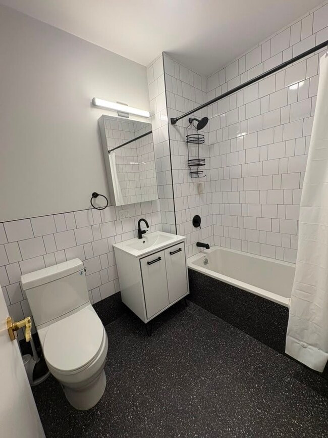 Photo - 155 Elliott Ave Unit 301