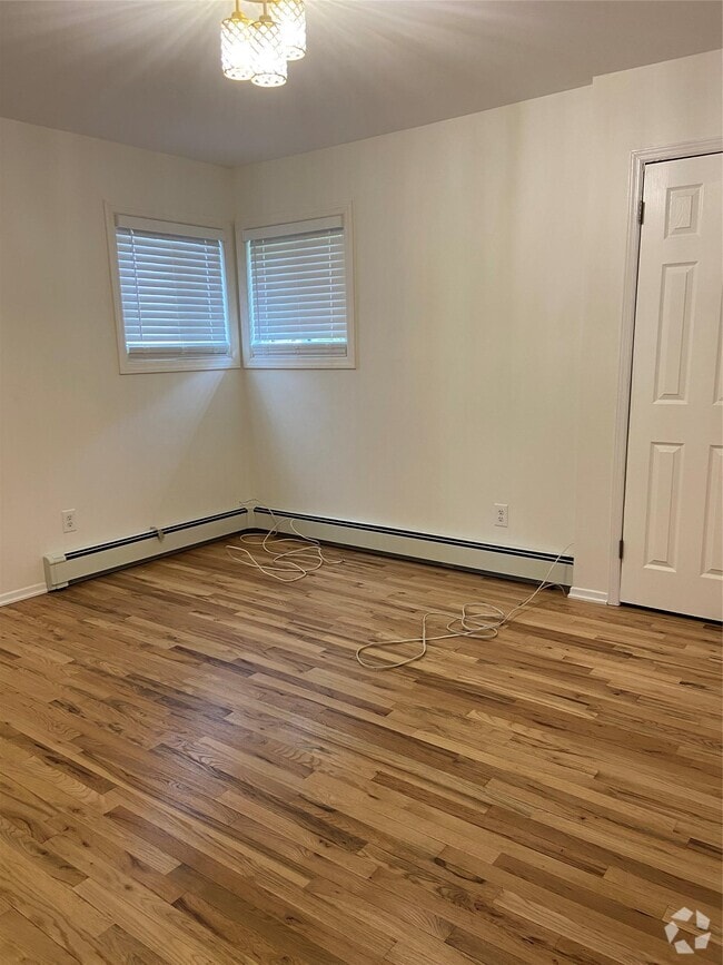 Building Photo - 2077 Feuereisen Ave Rental