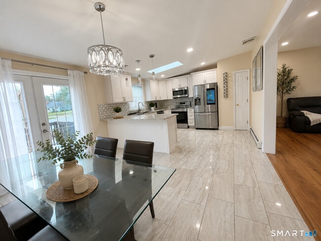Photo - 381 Hope Hill Rd