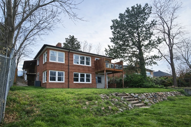 Photo - 1817 E Hillcrest Ave