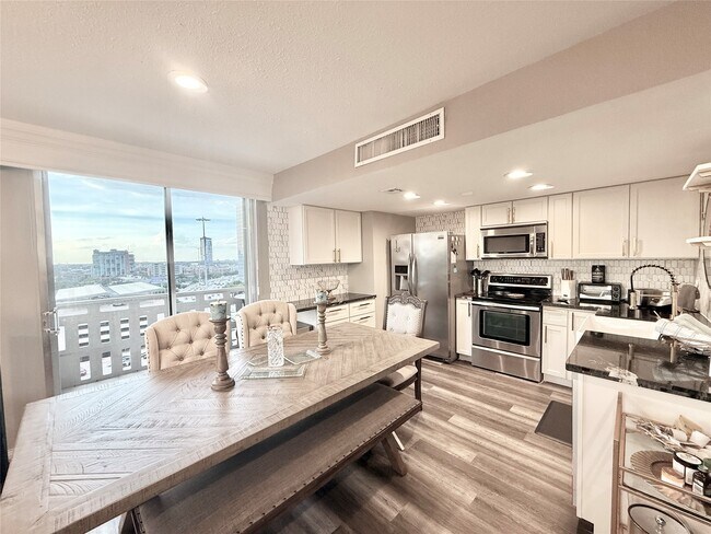 Photo - 2016 Main St Unit 1022
