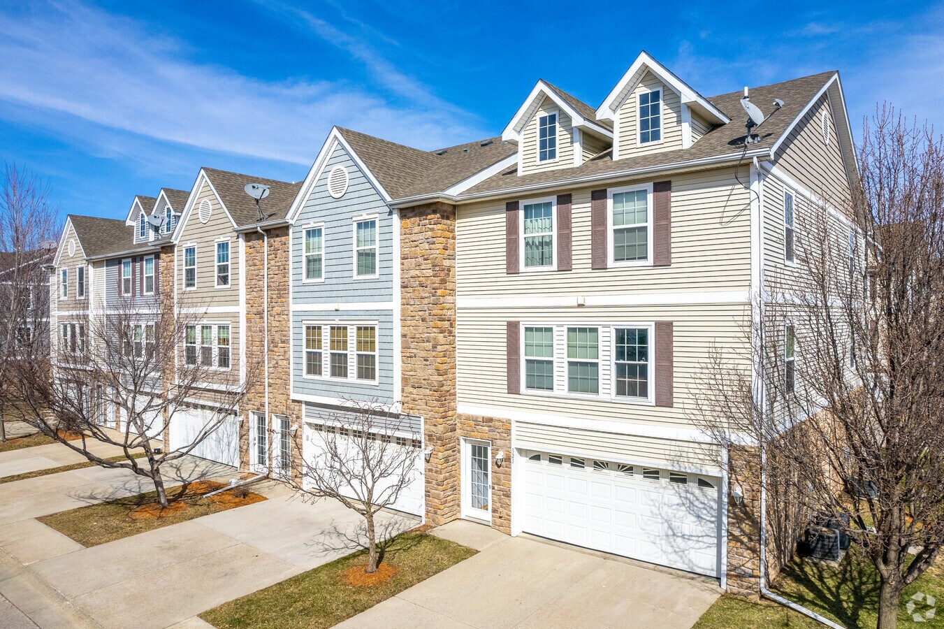 Photo - 386 NE Sandalwood