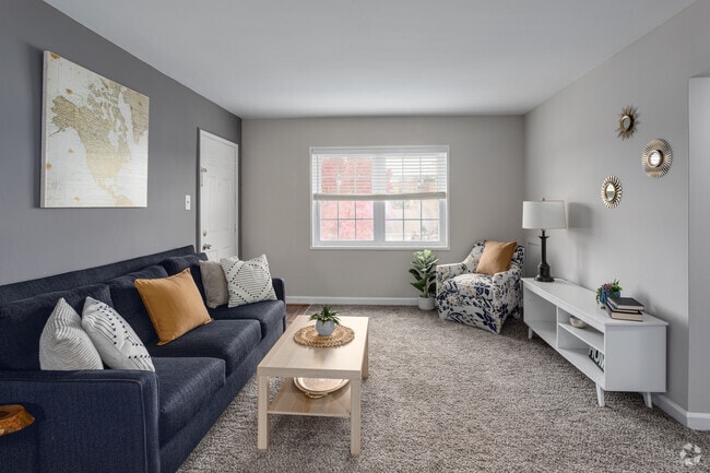 1 HAB, 1 BA: 595 ft² - Eaton Square