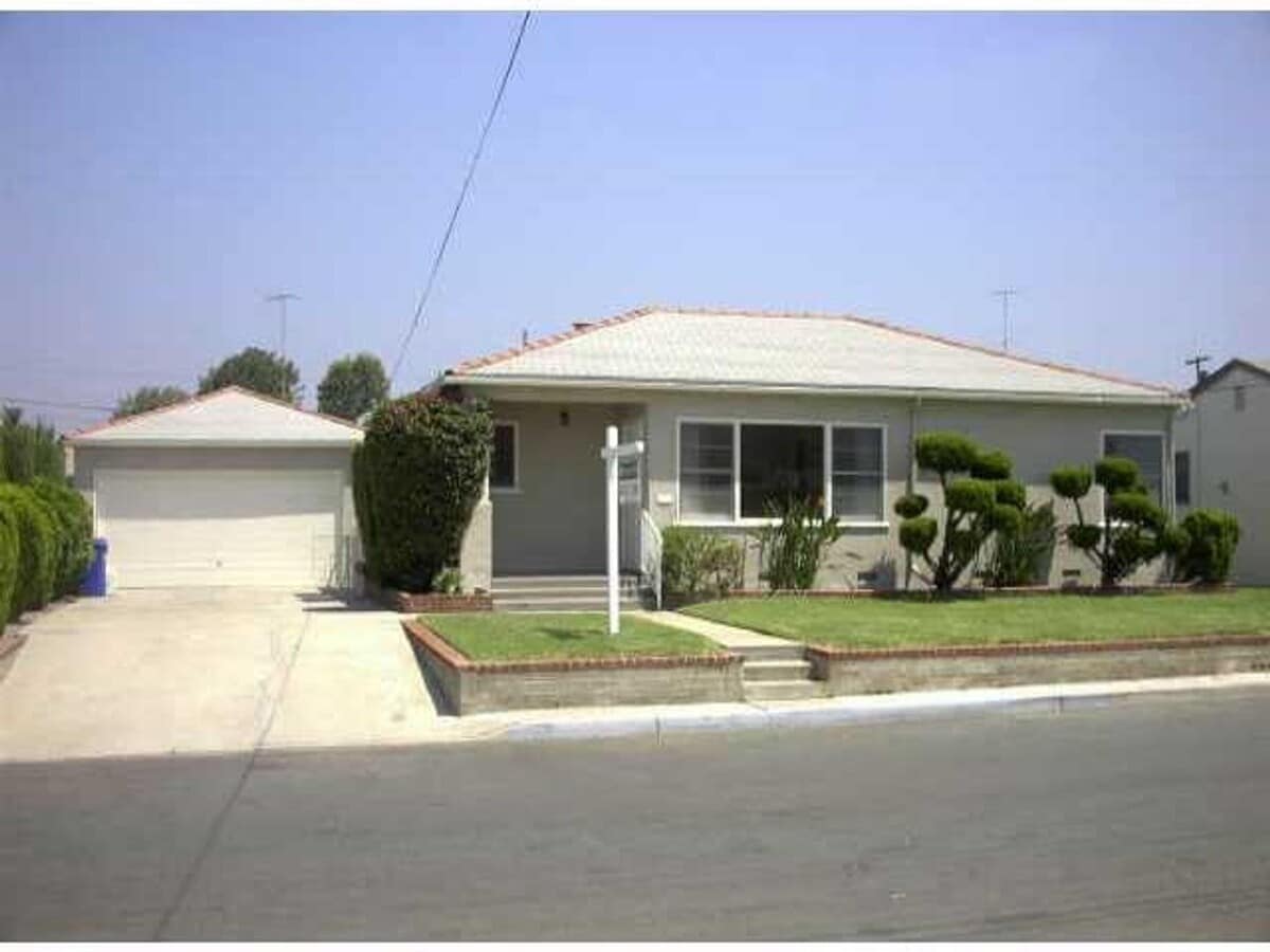 4 BR / 2 BA near SDSU available 02/01/2026. - 4 BR / 2 BA near SDSU available 02/01/2026.