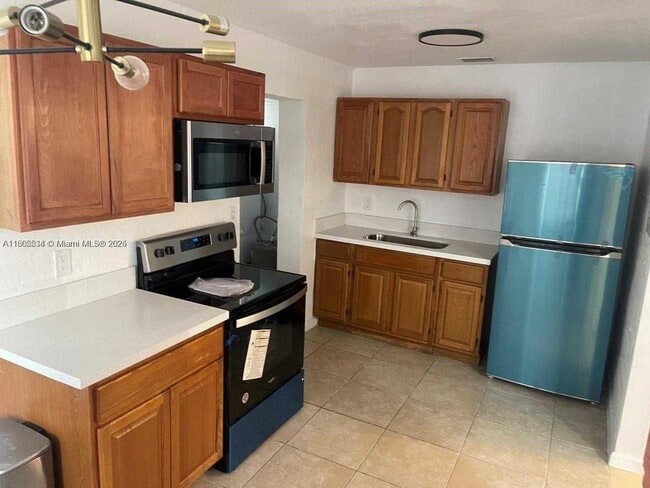 Building Photo - 1225 NW 45th St Rental
