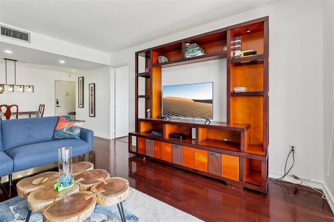 Photo - 5570 NW 44th St Unidad 510A