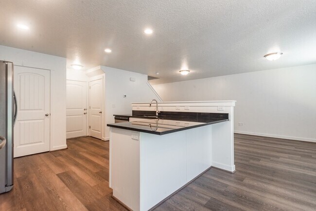 461 S Day Dream Ln