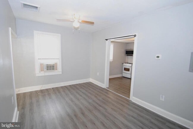 Photo - 374 Farnsworth Ave