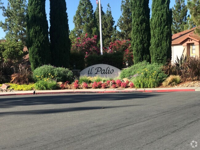 Building Photo - 1/2 Mile to Good Schools, Pool/Spa/Sauna, ... Rental
