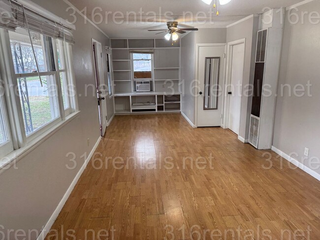 Photo - 3 Bedroom House on corner lot!