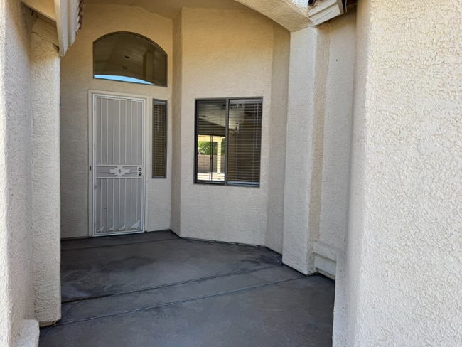 Photo - 8628 Esselmont Dr E