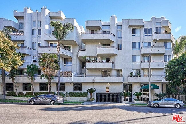 Building Photo - 500 S Berendo St Unit 101 Rental