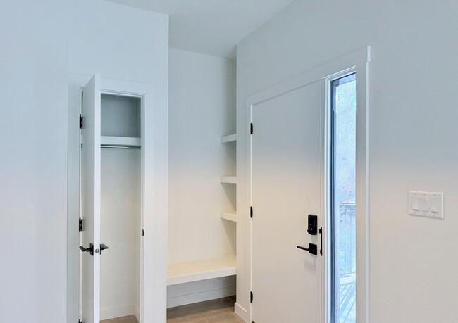 Photo - 10545 126 St NW Unit 7