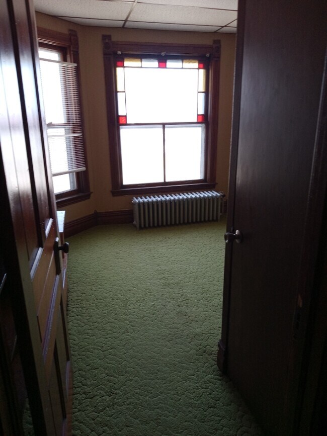 Photo - 906 N Grand Ave