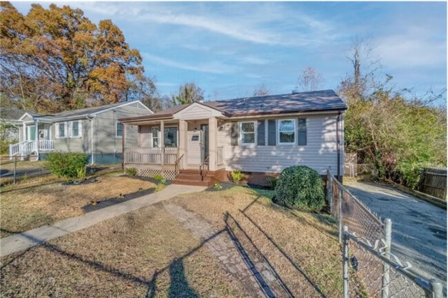 Photo - 21507 Court St