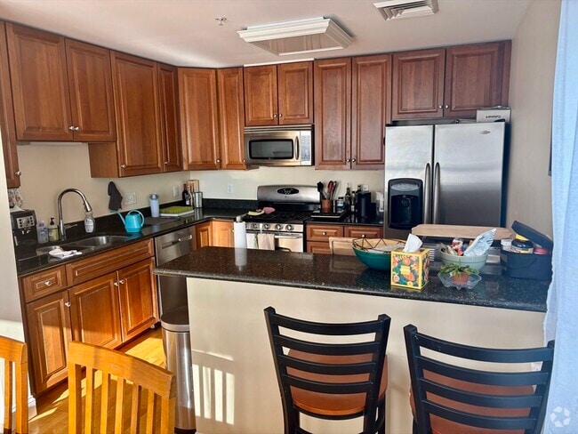 Building Photo - 320 Rindge Ave Unit 406 Rental