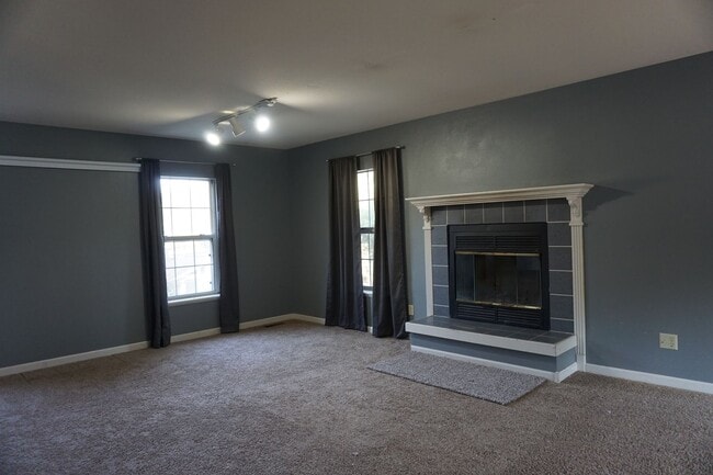 Photo - 4 Bedroom, 2.5 bath in Bellingham!