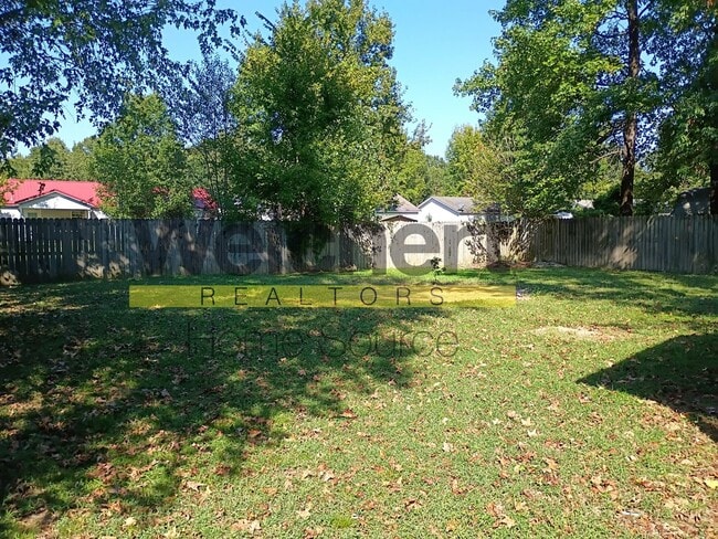 Photo - Spacious 3-Bedroom Home with Garage and Sc...
