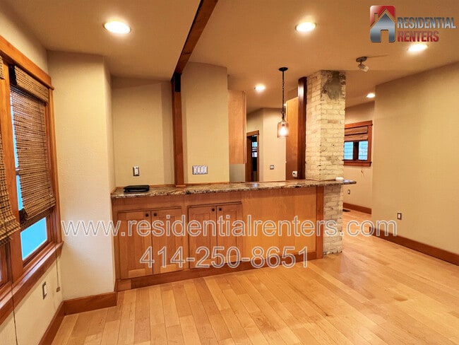 Photo - 804 E Brady St Casa