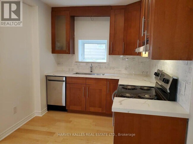 Photo - 679 Vaughan Rd