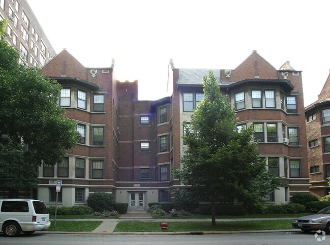 5325 S Hyde Park Blvd - 5325 S. Hyde Park Boulevard