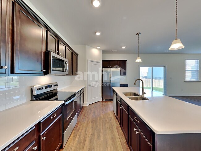 Photo - 5222 Virtue Ave