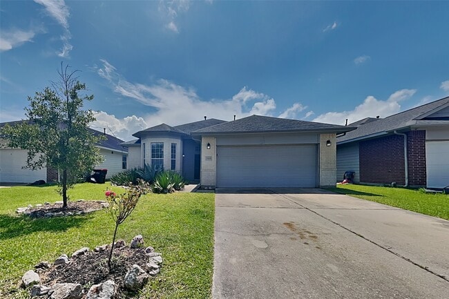 Building Photo - 7418 Jacobs Well Dr