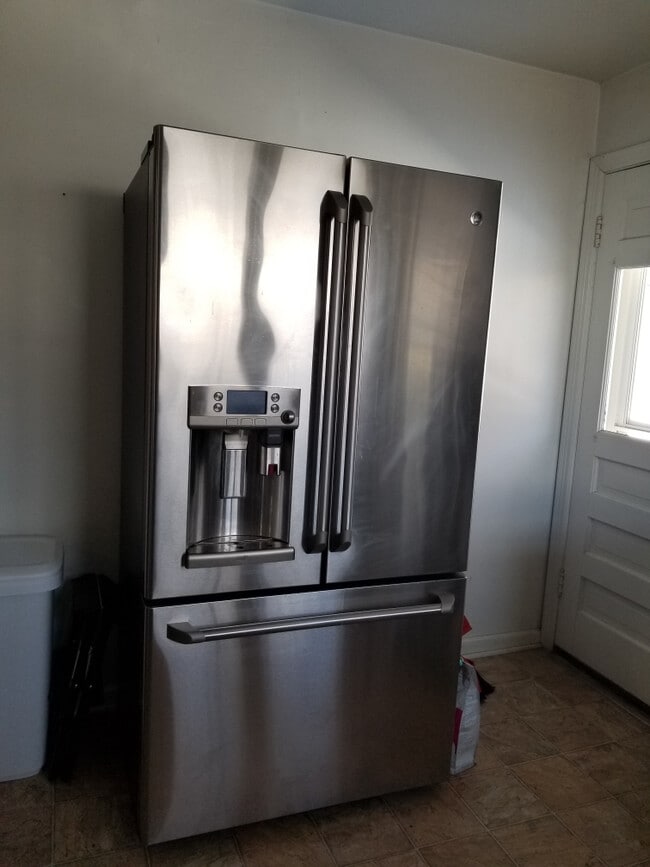 Photo - 836 W Knapp Ave