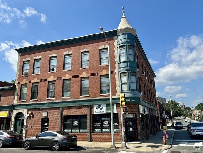 Building Photo - 94 Eastern Ave Unit #8 Rental