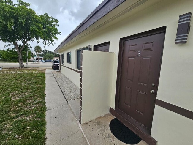Photo - 1020 Opa-locka Blvd Apartamento Unidad 4