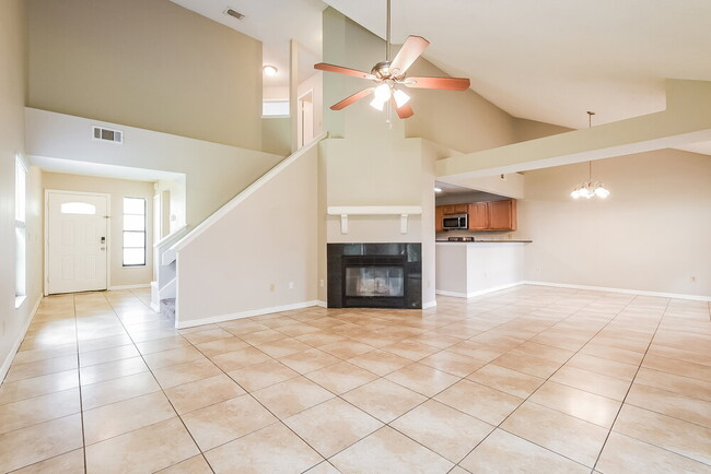 Photo - 439 E Springtree Way