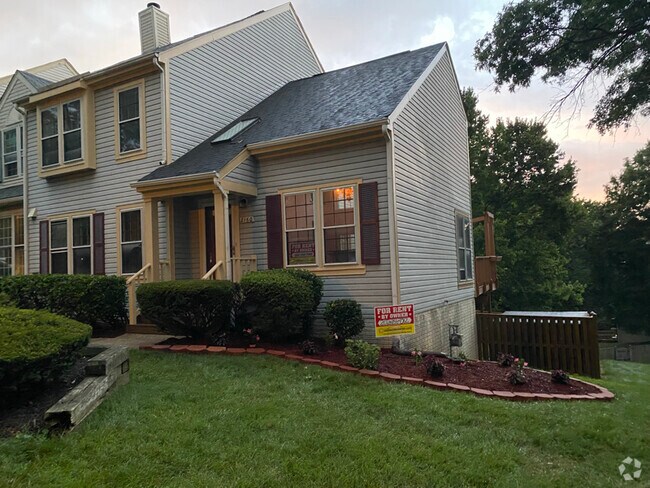 Building Photo - 8160 Cliffview Ave Rental