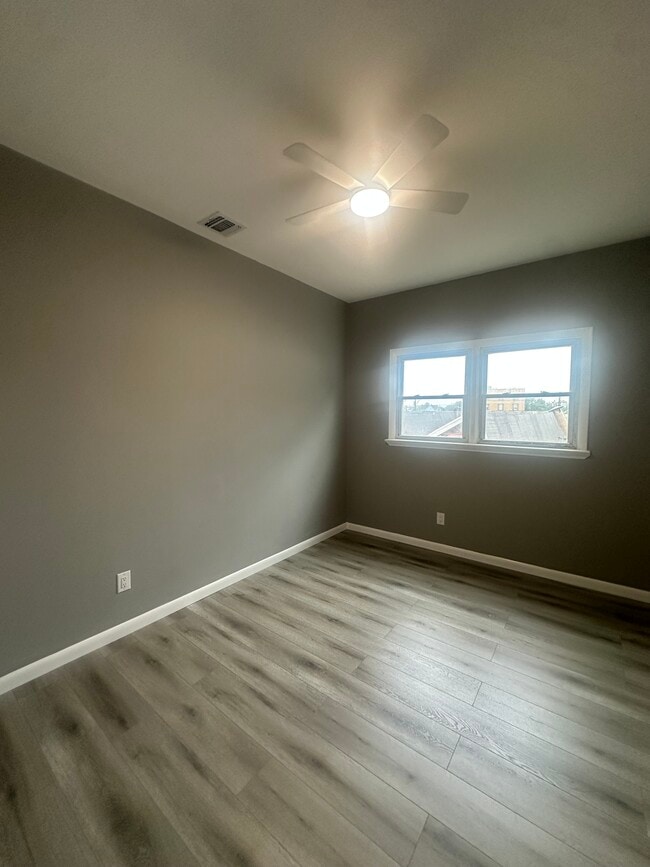 239 Wessington Ave Unit 2nd fl