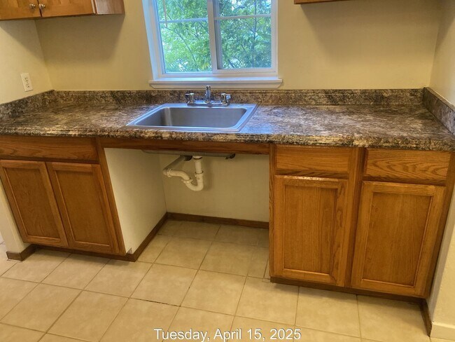 Photo - 1 Bedroom, 1 Bath Unit Available Now!