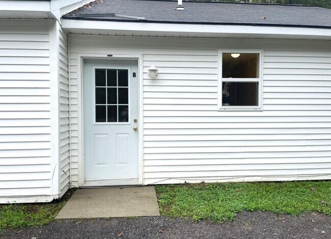 Photo - 143 Turkey Ln Unit B