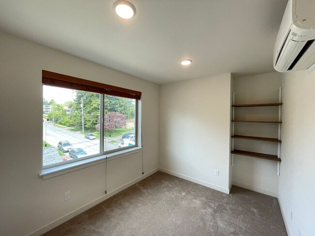 Photo - 3638 NE 73rd Pl