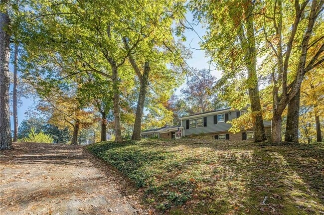 Photo - 6640 Williamson Dr NE