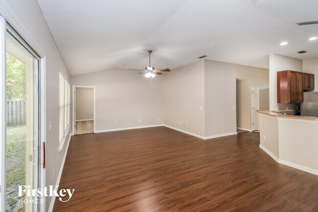 Photo - 1088 Beckingham Dr