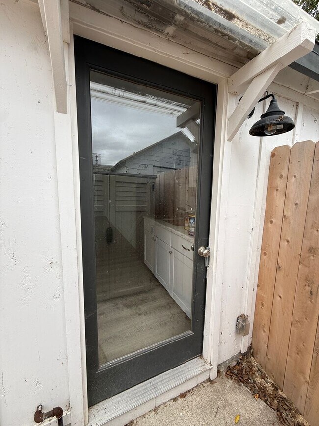 Photo - W20500 Unit B