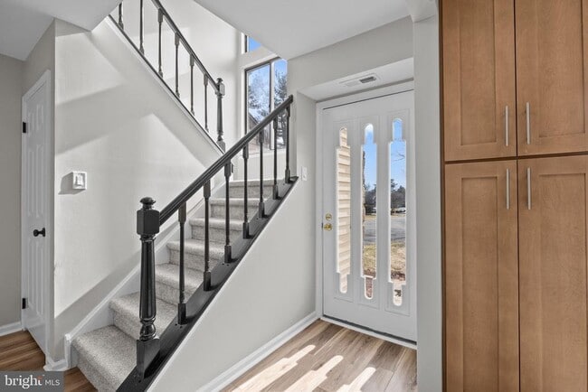 Photo - 562 Atwood Ct